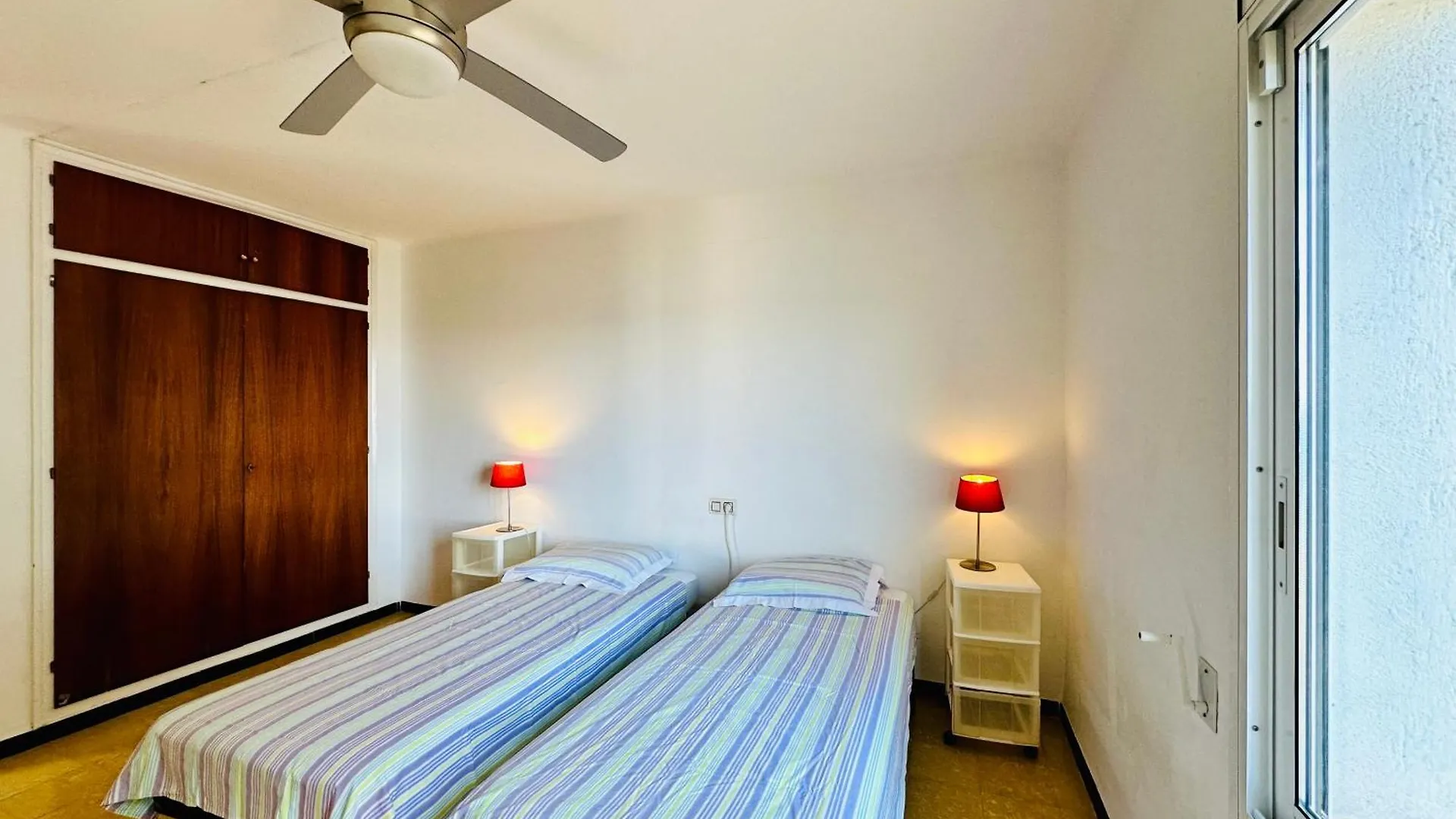 Vela - Apartamento Con Acceso Directo A La Playa Roses