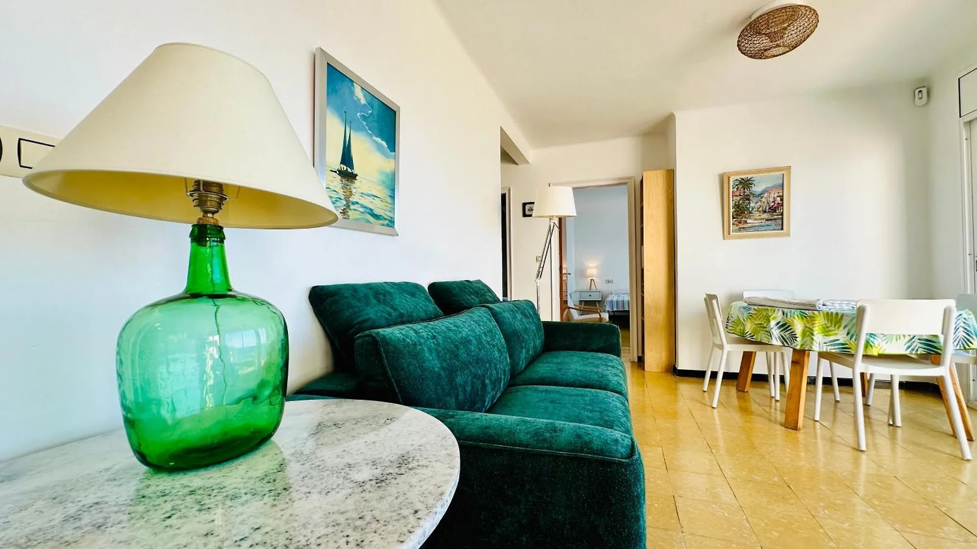 Vela - Apartamento Con Acceso Directo A La Playa Roses 0*,  Spain